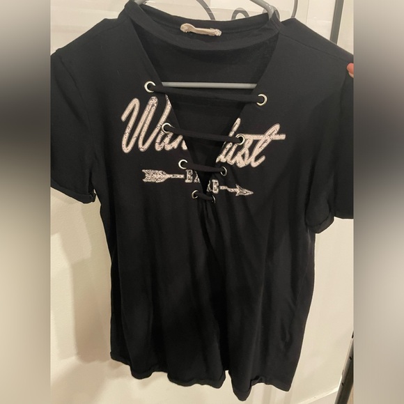 cut out wanderlust shirt with choker - Picture 1 of 4